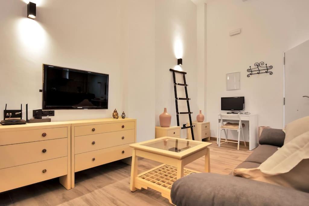 Moderno Loft En El Corazon Historico De Estepona - Casa Pepita 17 エクステリア 写真