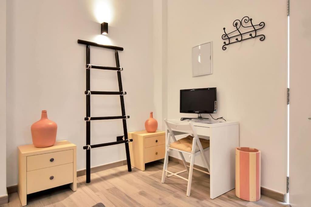 Moderno Loft En El Corazon Historico De Estepona - Casa Pepita 17 エクステリア 写真